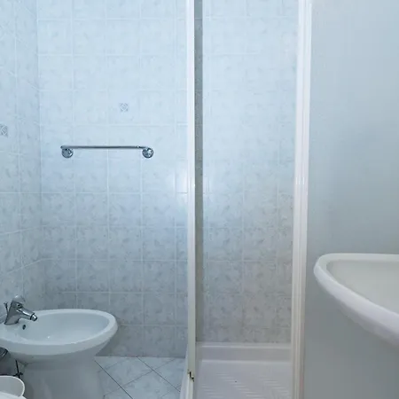 Hotel Jolanda 3*