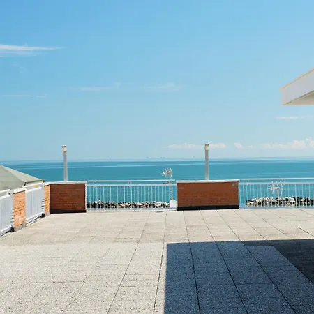 Jolanda Hotel 3*
